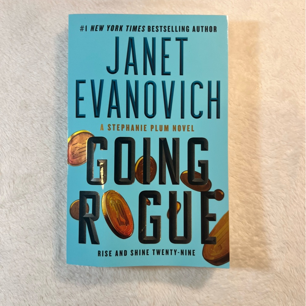📚BUY 2 GET 1 FREE Going‎ Rouge by Janet Evanovich